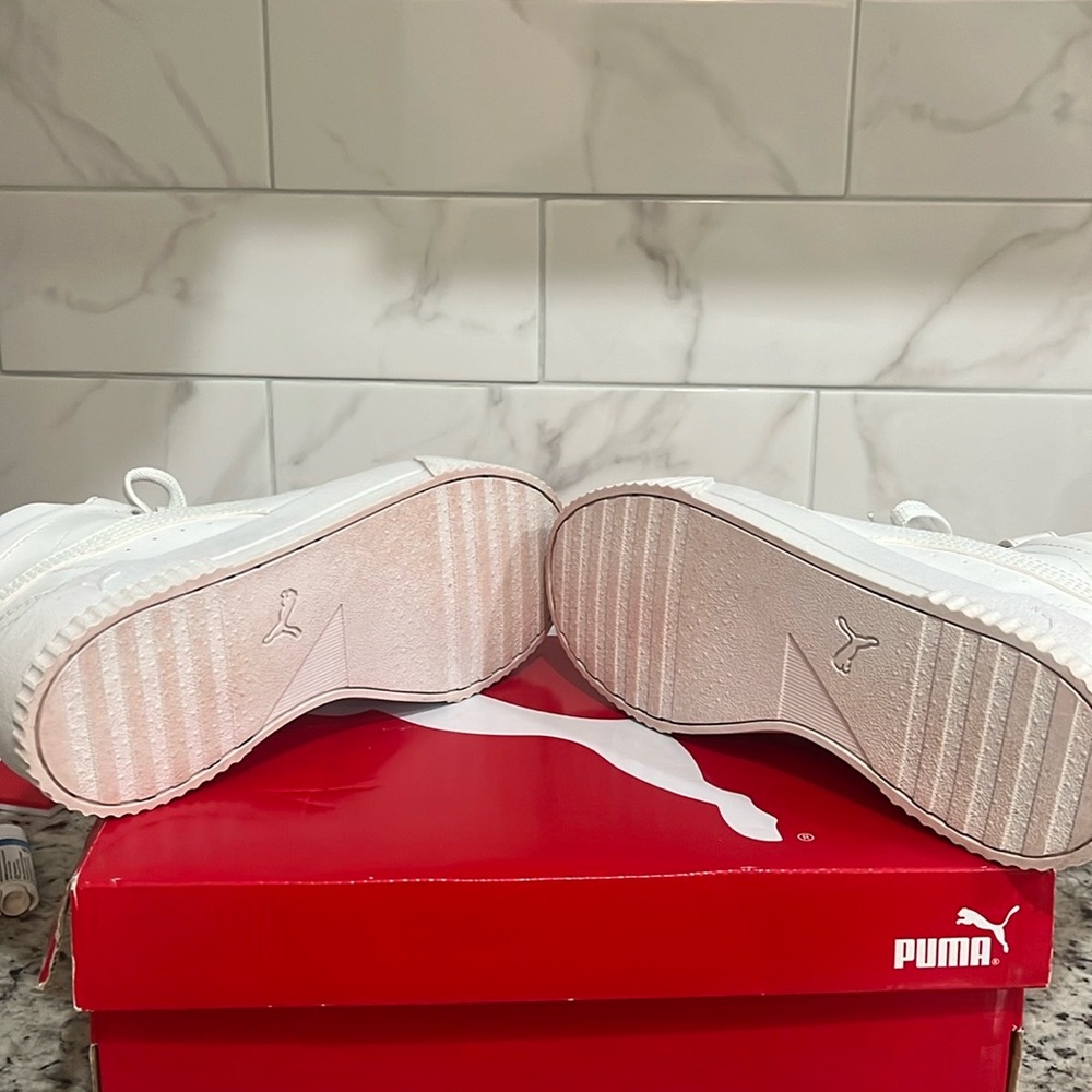 Puma Carina Mid Jr Girls sneaker sz 6C big girls White Softfoam Optimal Comfort - Picture 12 of 12